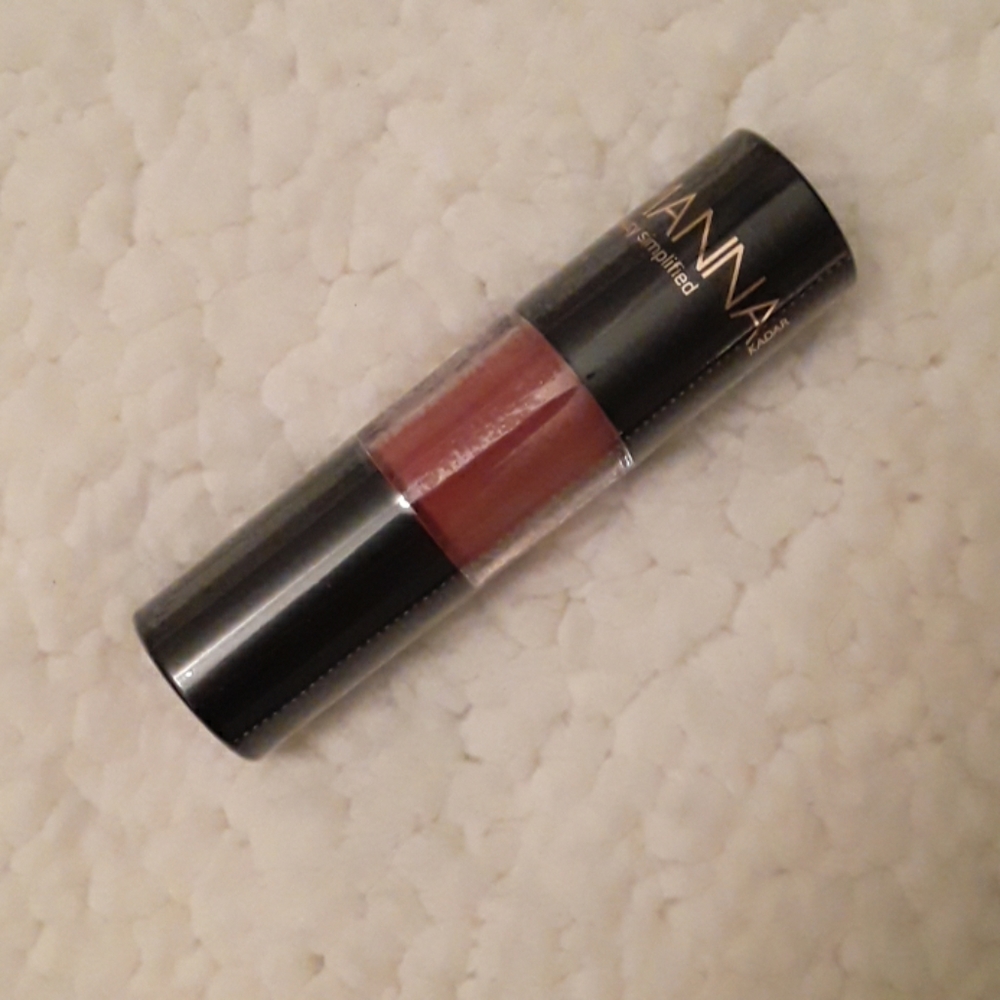 Manna Kadar Lip Whip